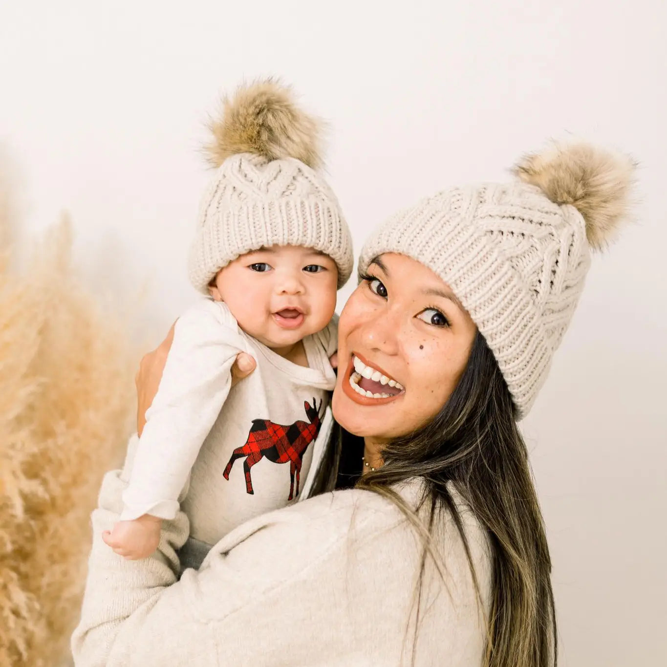 Oatmeal Pop Hand Knit Pom Pom Beanie Hat
