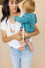 Load image into Gallery viewer, Nell Macrame Pacifier Clip | Cream
