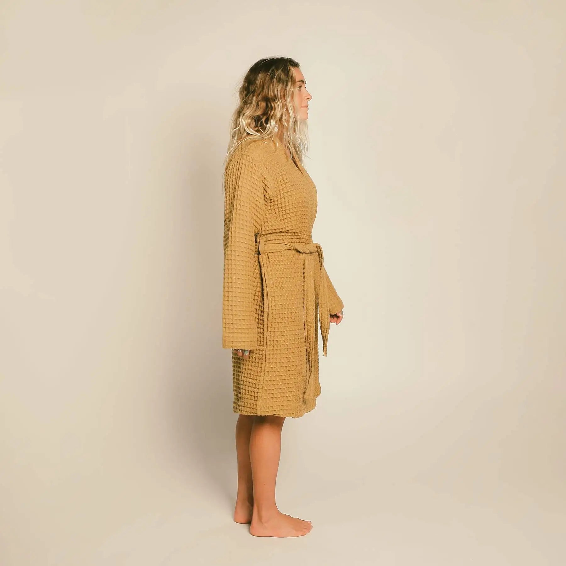 The Organic Weightless Waffle Robe - Dijon
