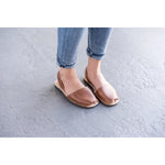 Load image into Gallery viewer, Pons Avarcas Classic Women&#39;s Sandals | Brown
