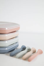 Load image into Gallery viewer, Silicone Suction Plate with Lid and Spoon
