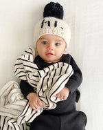 Load image into Gallery viewer, hi. Black Pom Pom Beanie Hat
