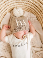 Load image into Gallery viewer, hi. Pebble Pom Pom Beanie Hat
