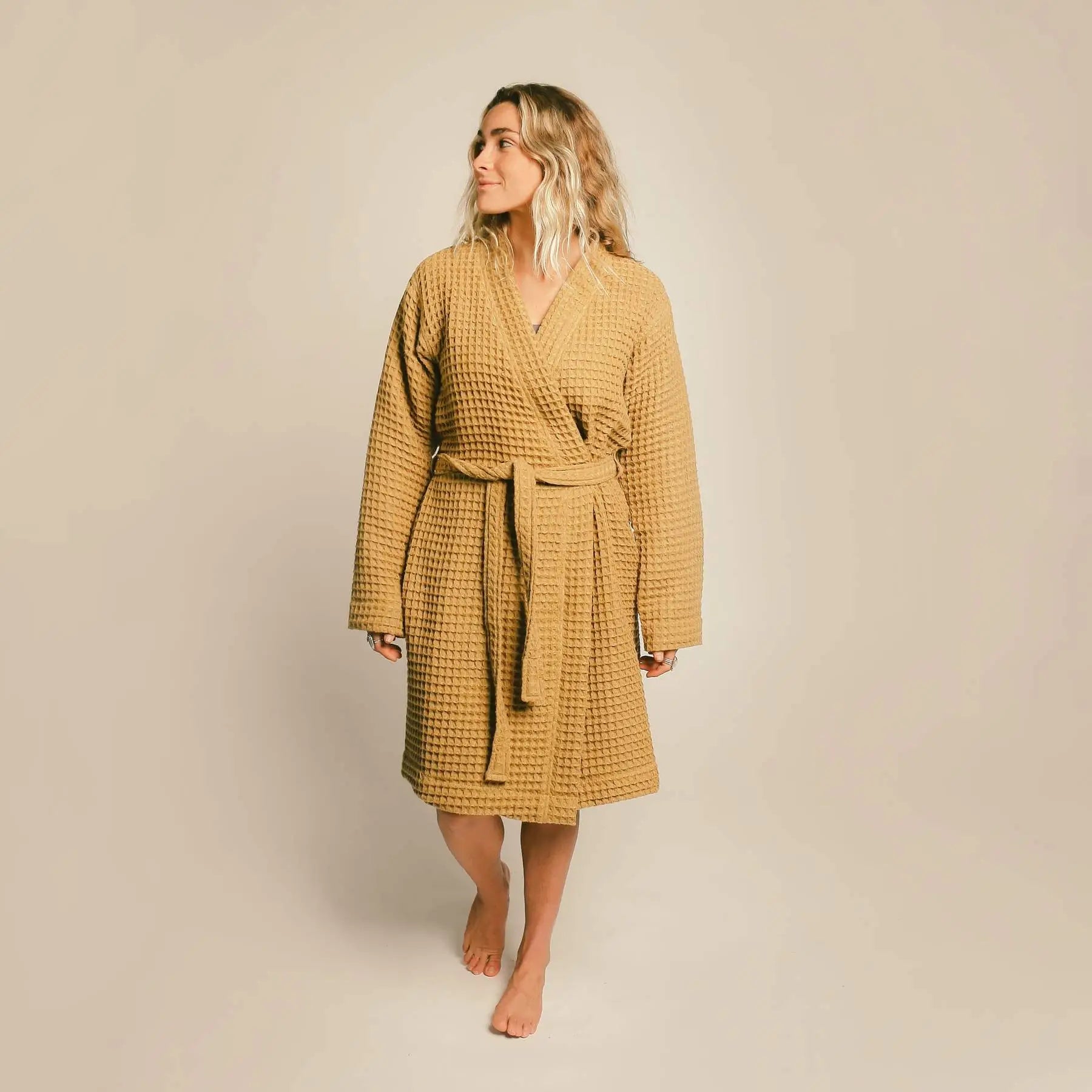The Organic Weightless Waffle Robe - Dijon