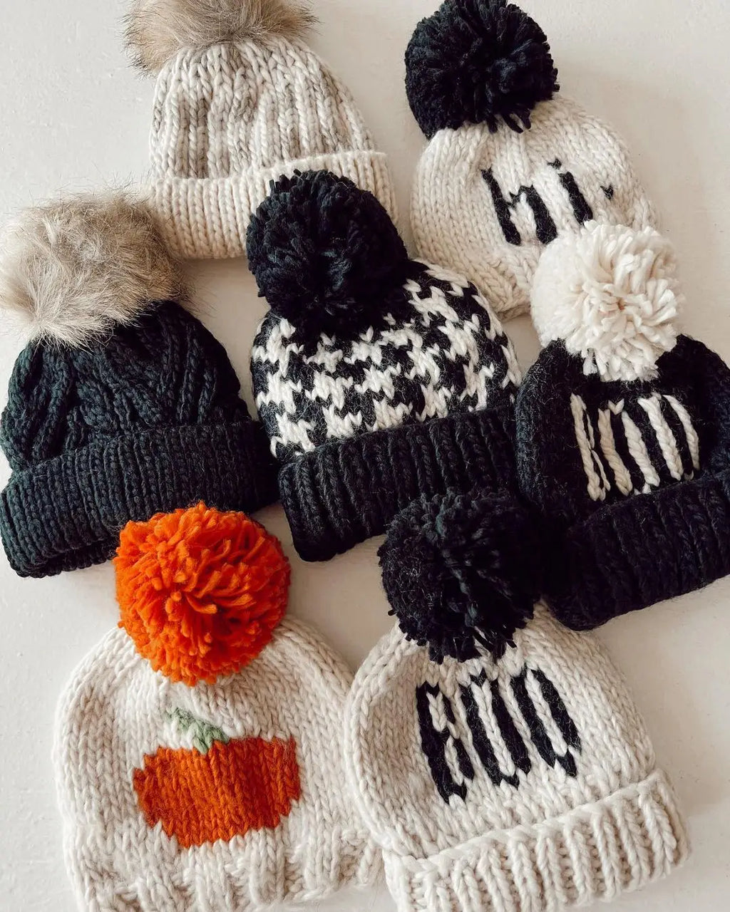 Black Houndstooth Pom Pom Beanie Hat